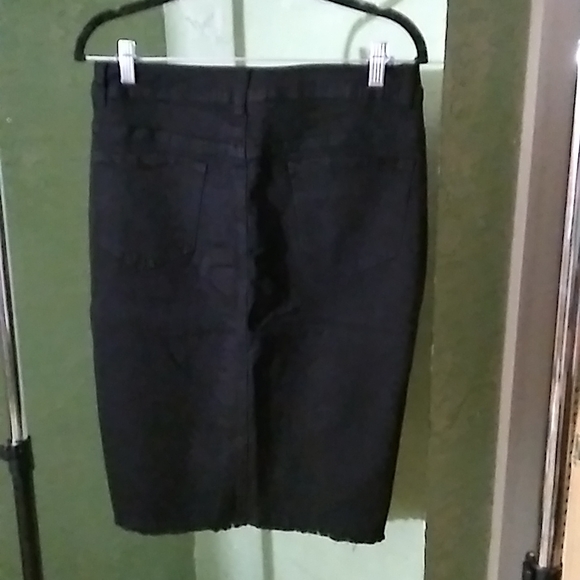 Ashley Stewart Distressed Black Sequin Skirt New Size 10 ,Size 12,16 - Picture 2 of 6